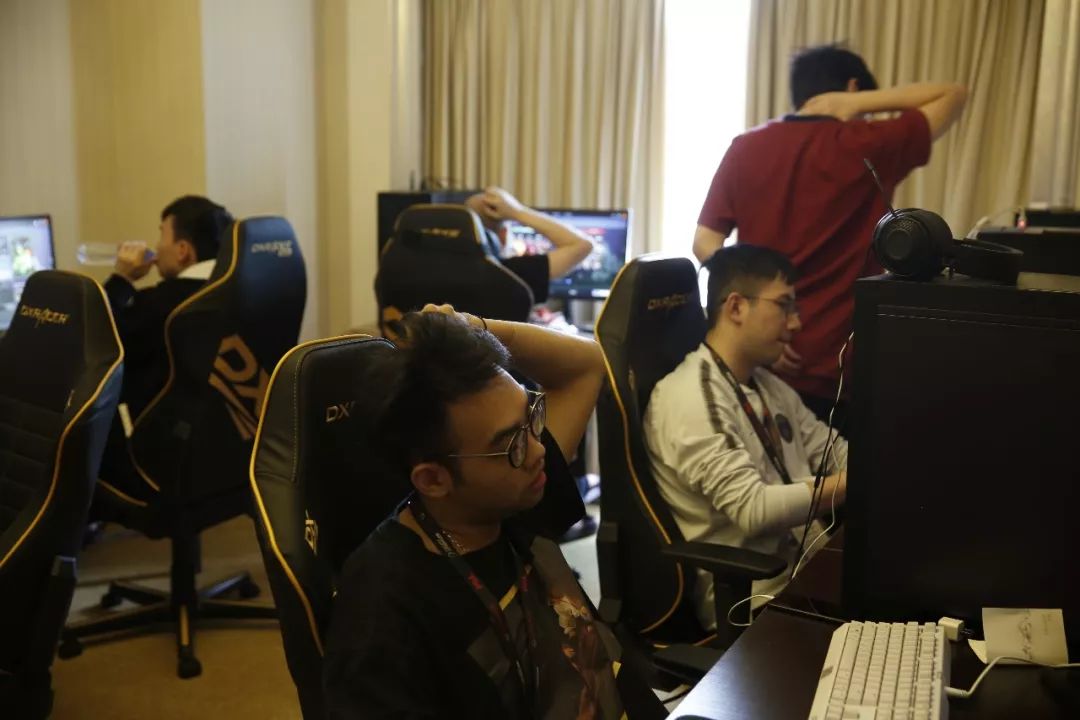 比赛后已有6支队伍确定季后赛，直通季后赛名额仅剩1个