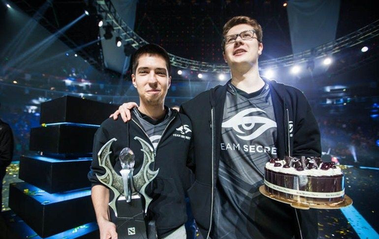 Faker：入选名人堂，最重要的标准依然是职业生涯和实力